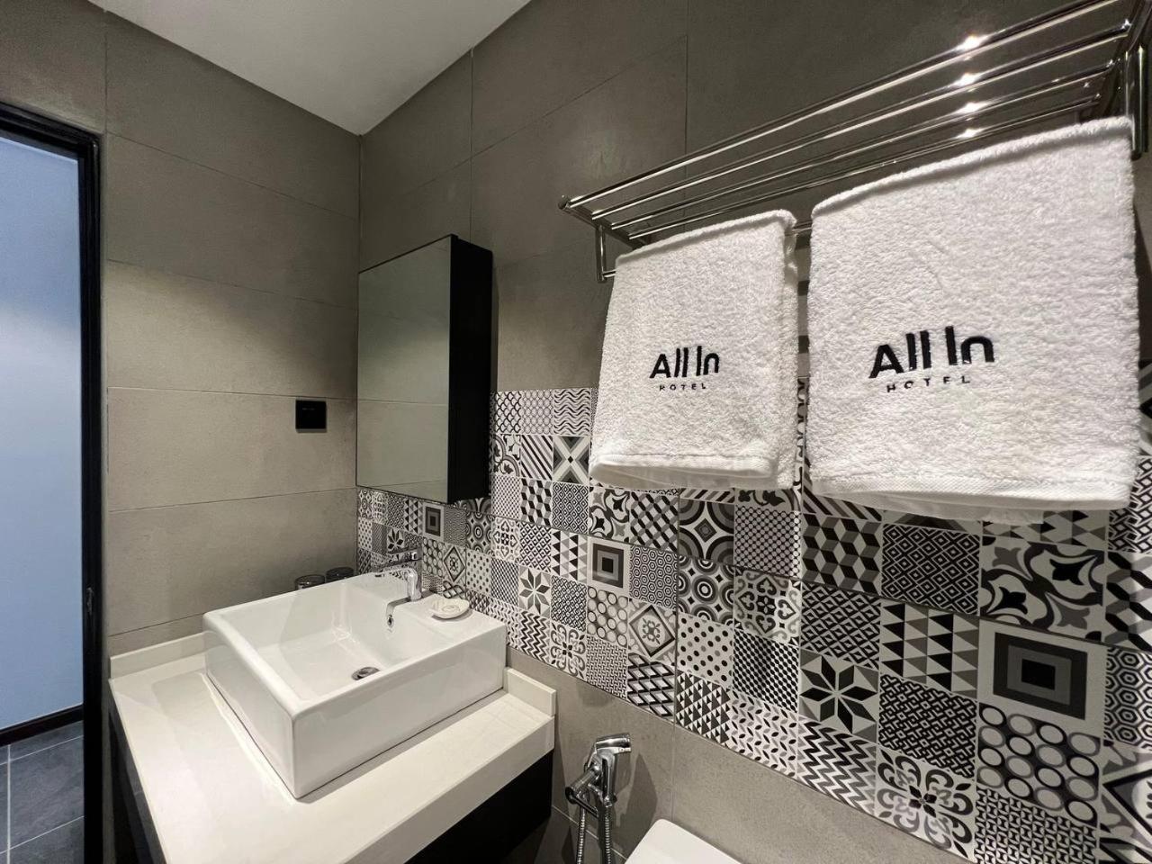 All In Hotel Kangar Exterior foto